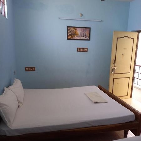Parisha Residency- Temple Side Hotel Csidambaram Kültér fotó