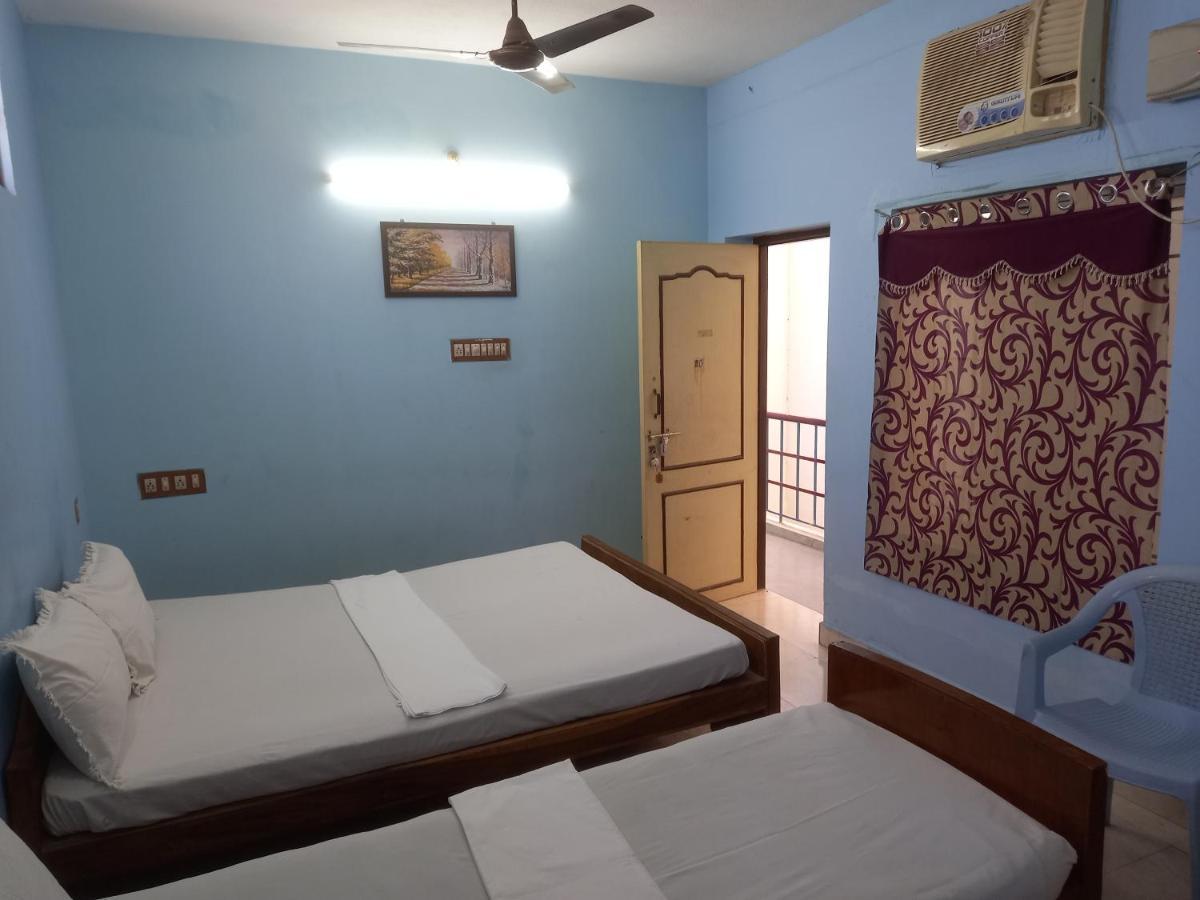 Parisha Residency- Temple Side Hotel Csidambaram Kültér fotó