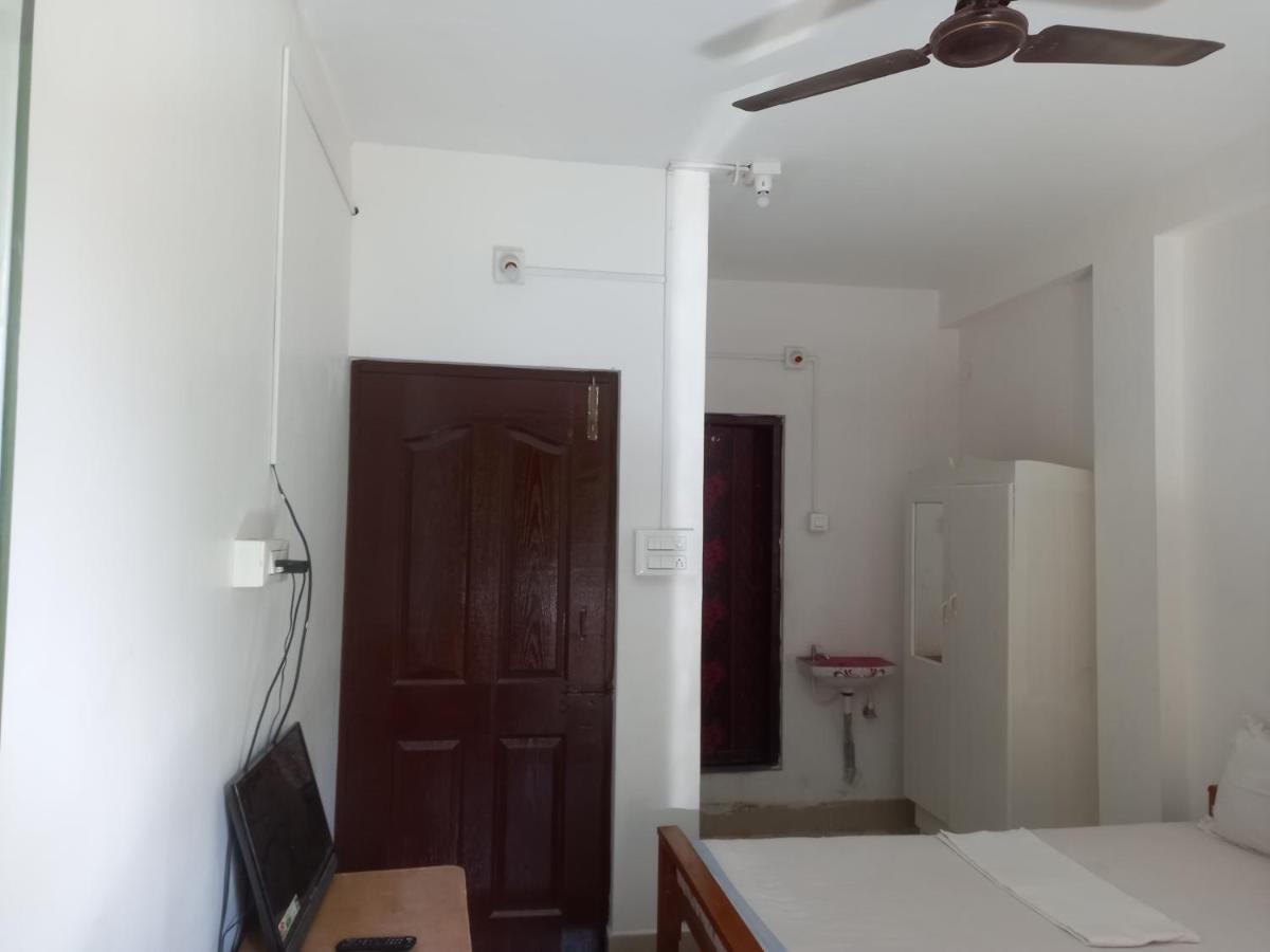 Parisha Residency- Temple Side Hotel Csidambaram Kültér fotó