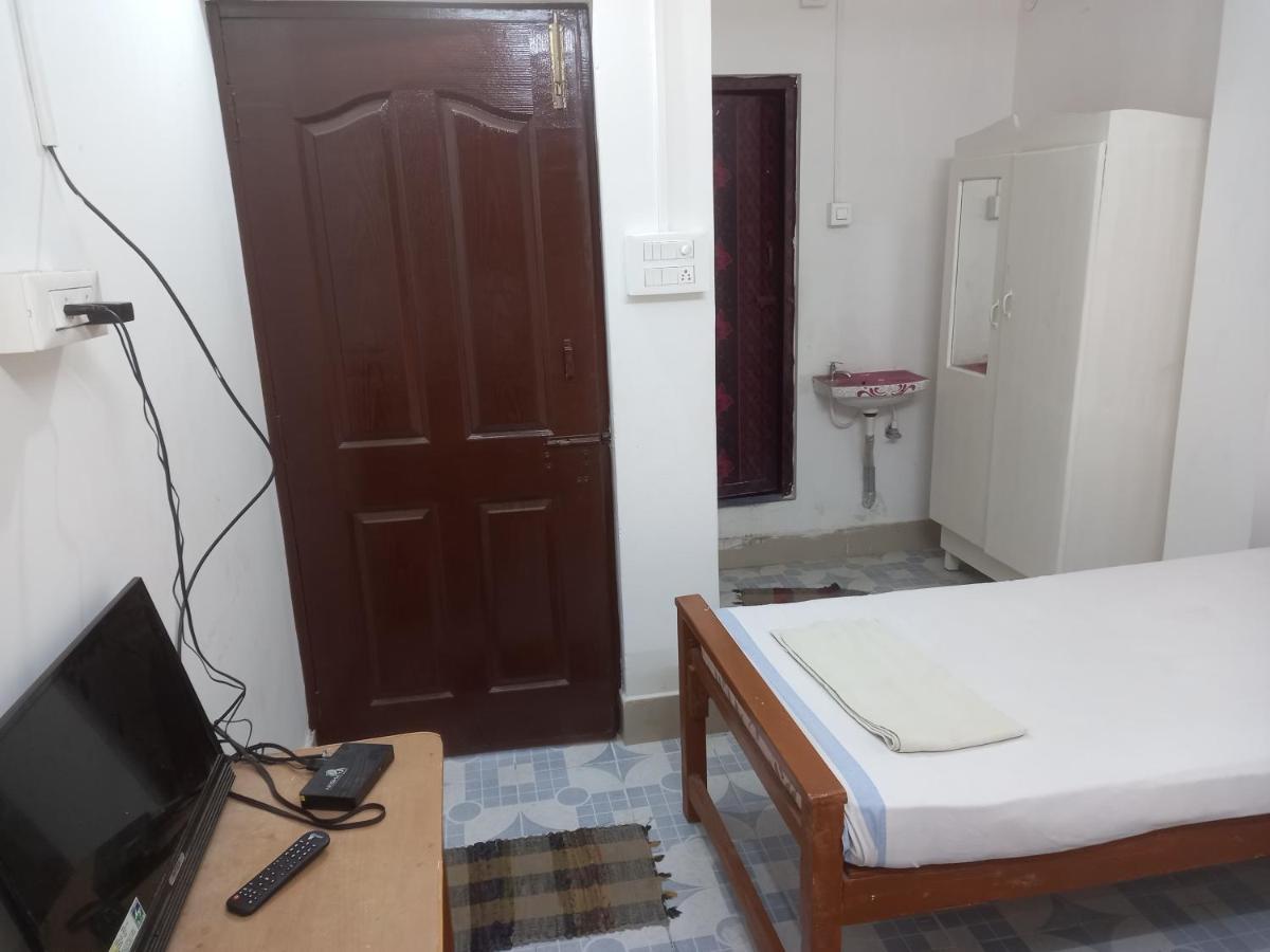 Parisha Residency- Temple Side Hotel Csidambaram Kültér fotó