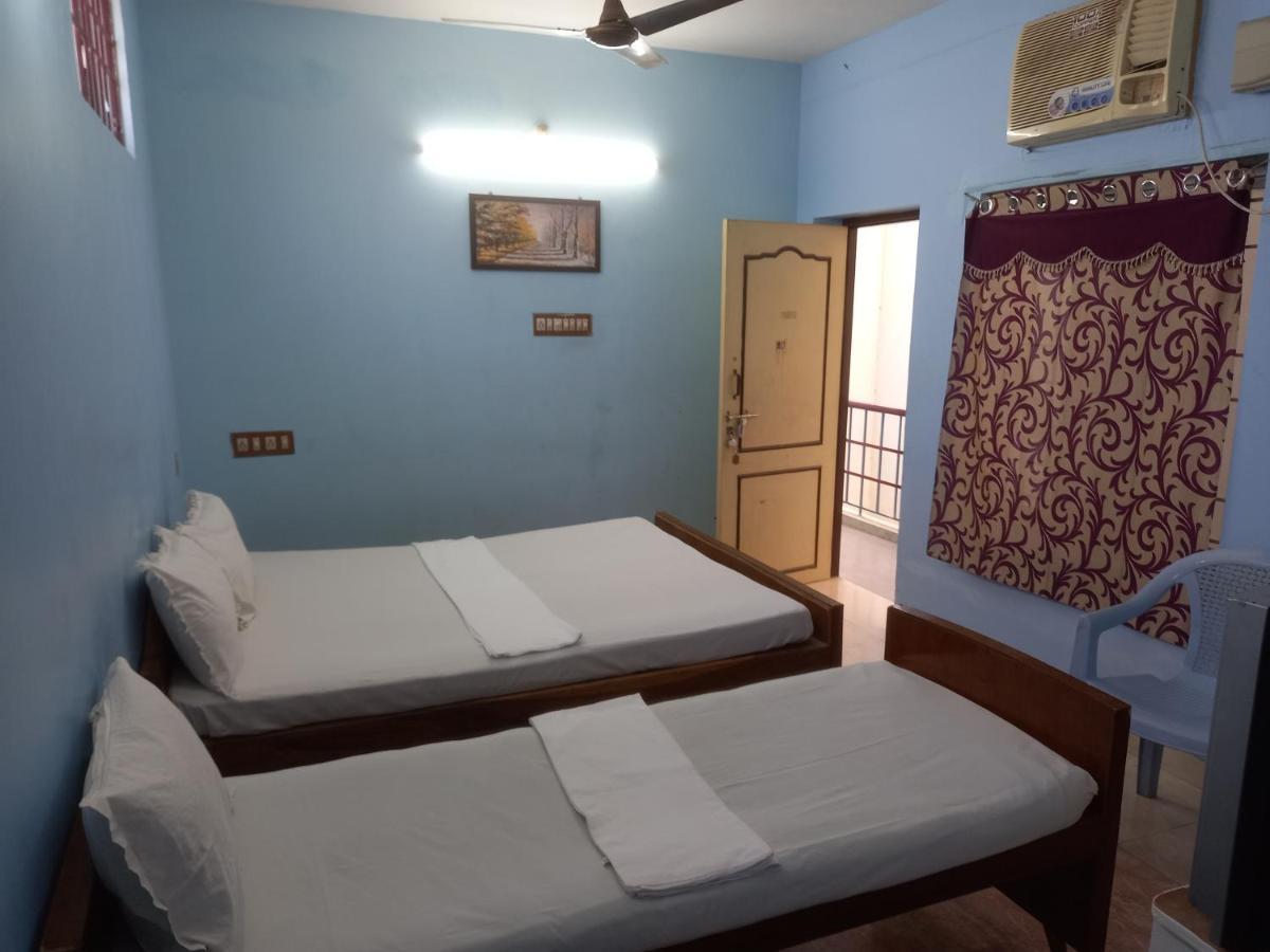 Parisha Residency- Temple Side Hotel Csidambaram Kültér fotó