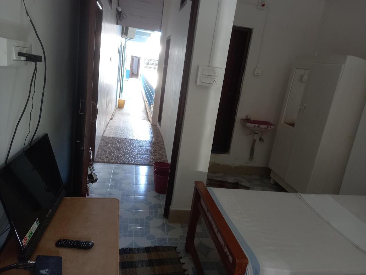 Parisha Residency- Temple Side Hotel Csidambaram Kültér fotó