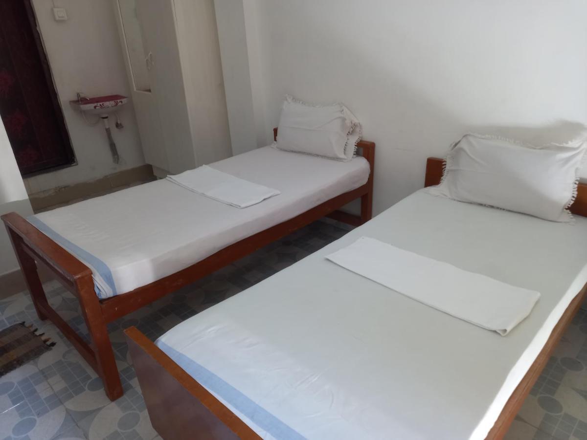 Parisha Residency- Temple Side Hotel Csidambaram Kültér fotó