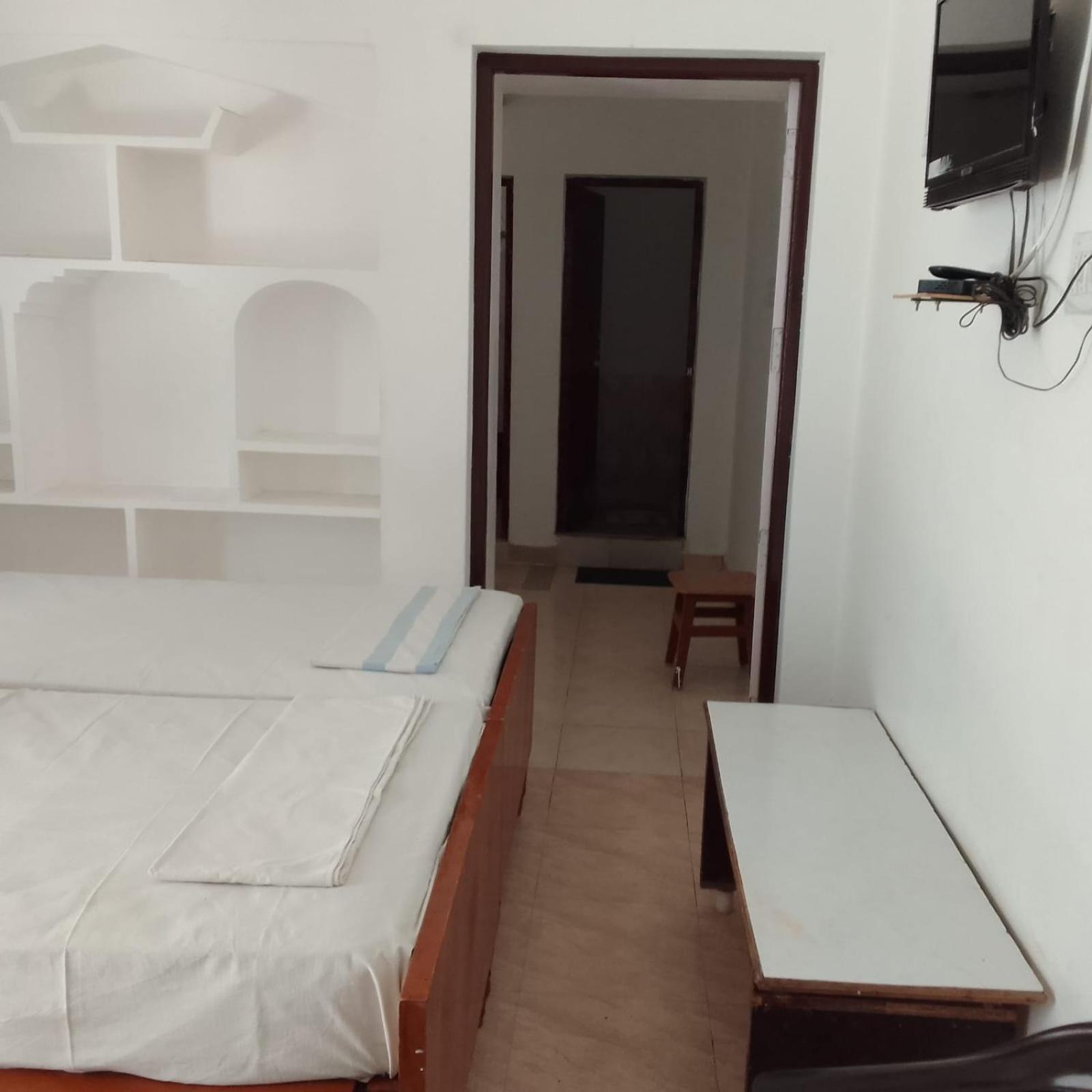 Parisha Residency- Temple Side Hotel Csidambaram Kültér fotó