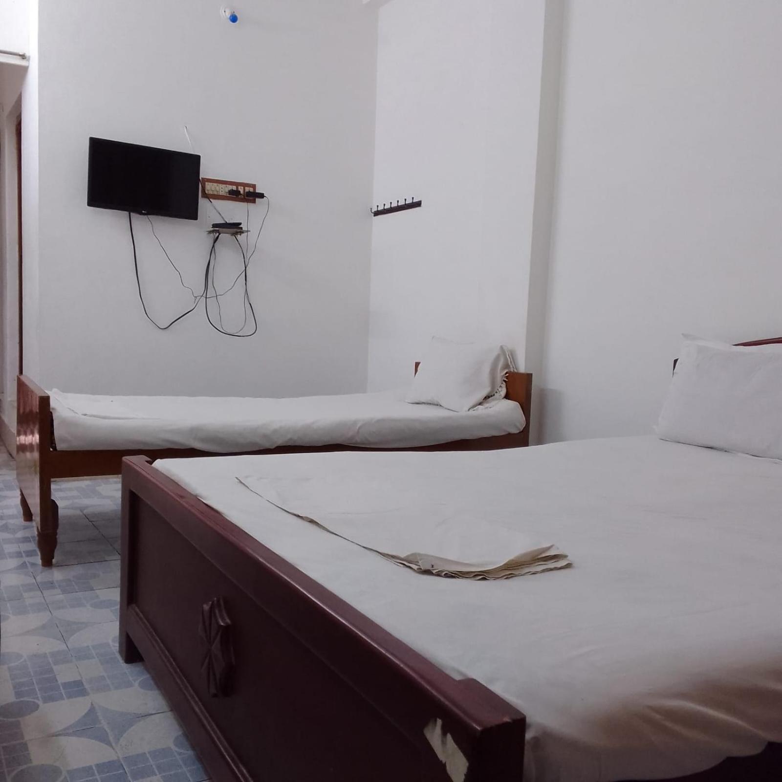 Parisha Residency- Temple Side Hotel Csidambaram Kültér fotó