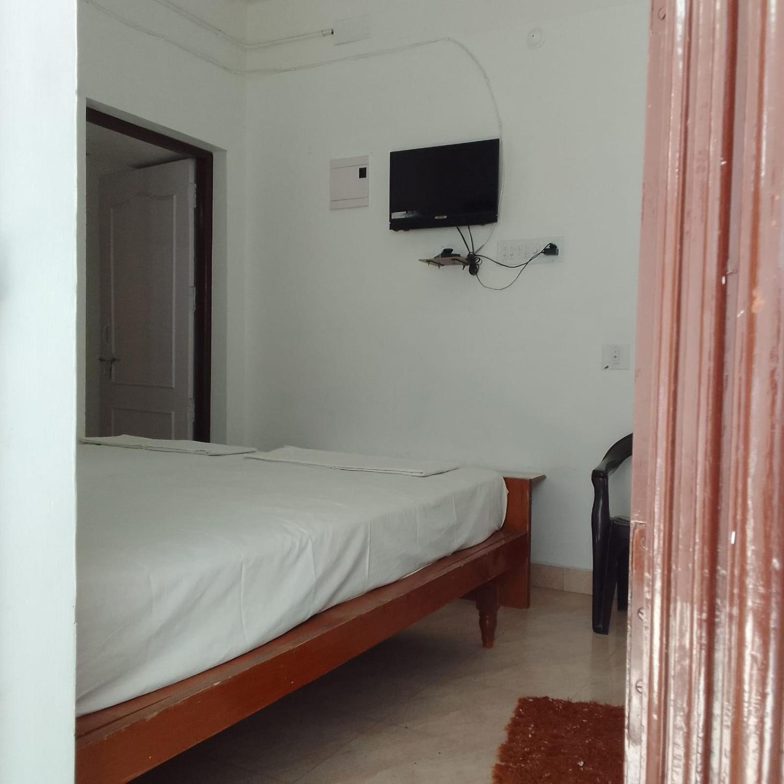 Parisha Residency- Temple Side Hotel Csidambaram Kültér fotó