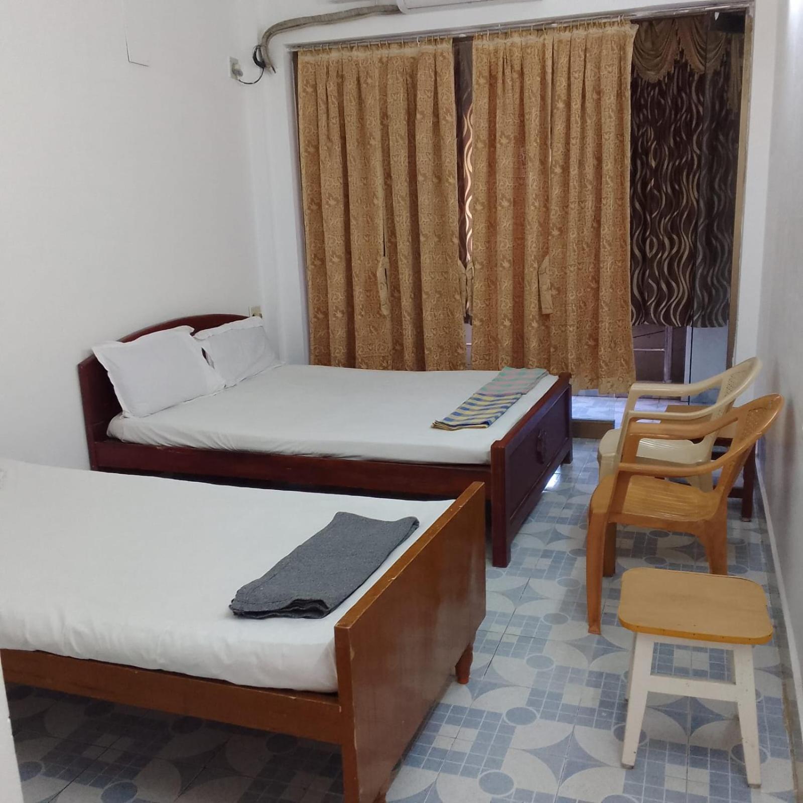 Parisha Residency- Temple Side Hotel Csidambaram Kültér fotó